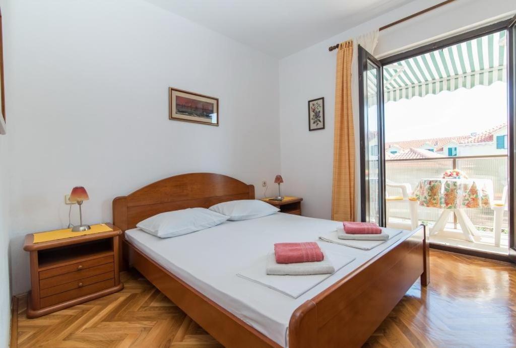 Apartments Natasa Supetar Exterior photo
