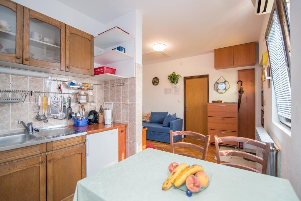 Apartments Natasa Supetar Exterior photo