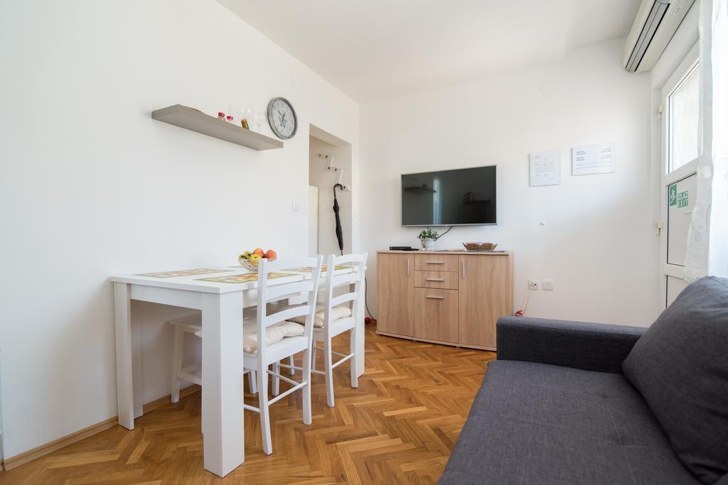 Apartments Natasa Supetar Exterior photo